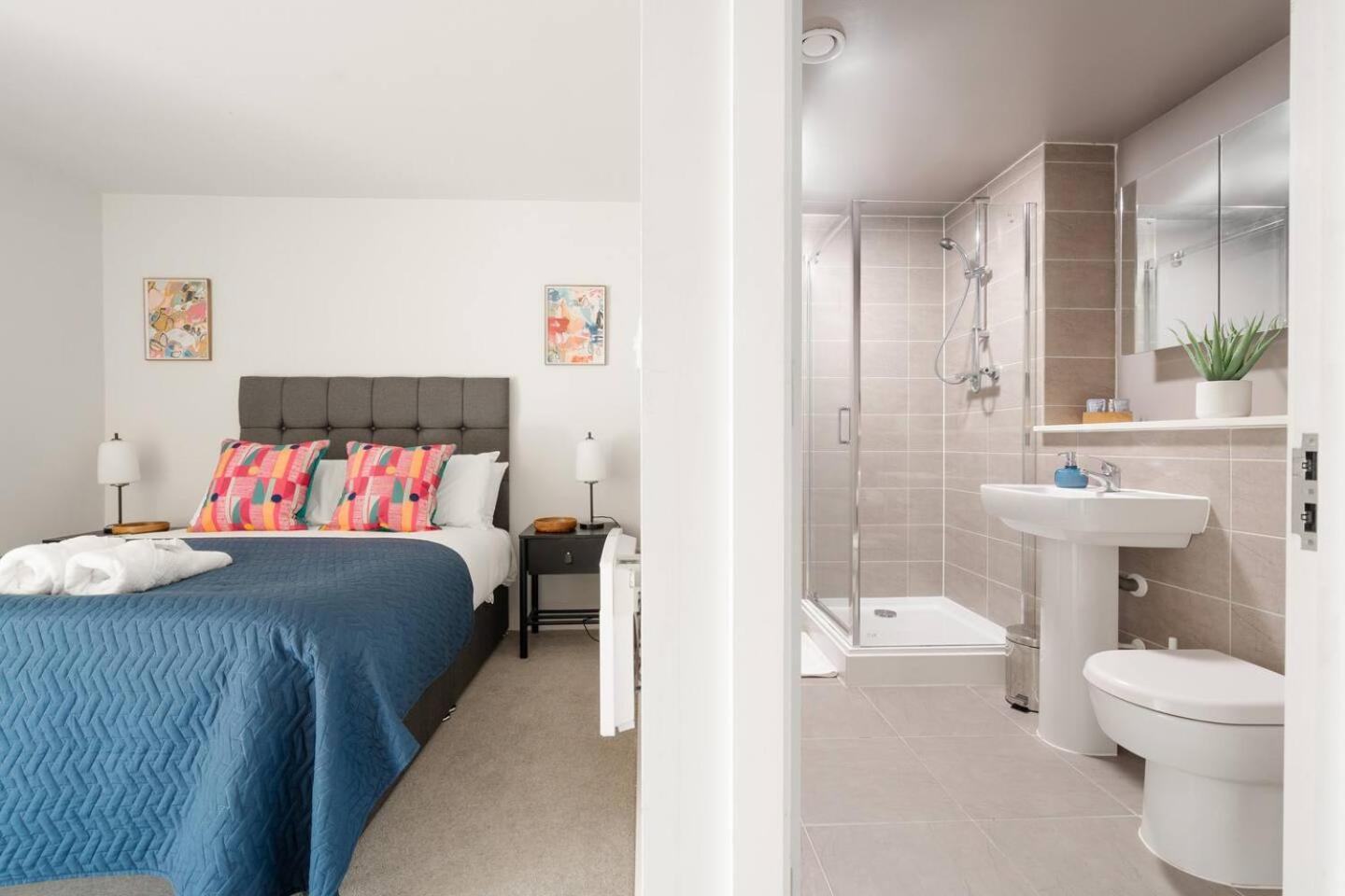 Pass The Keys 38 Lydia - Chavasse 1 Bed Julliet Balcony *