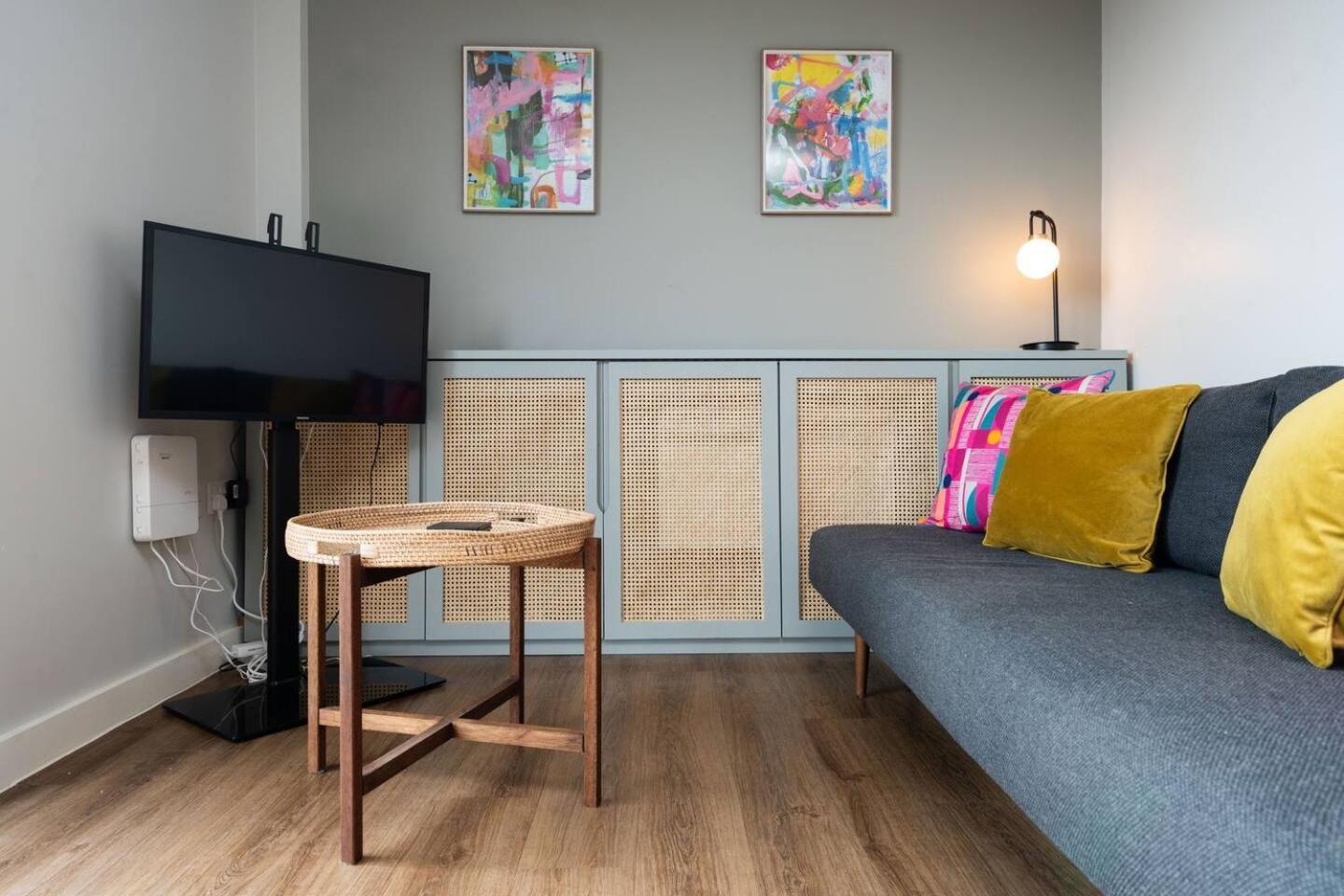 Pass The Keys 38 Lydia - Chavasse 1 Bed Julliet Balcony Apartment Liverpool