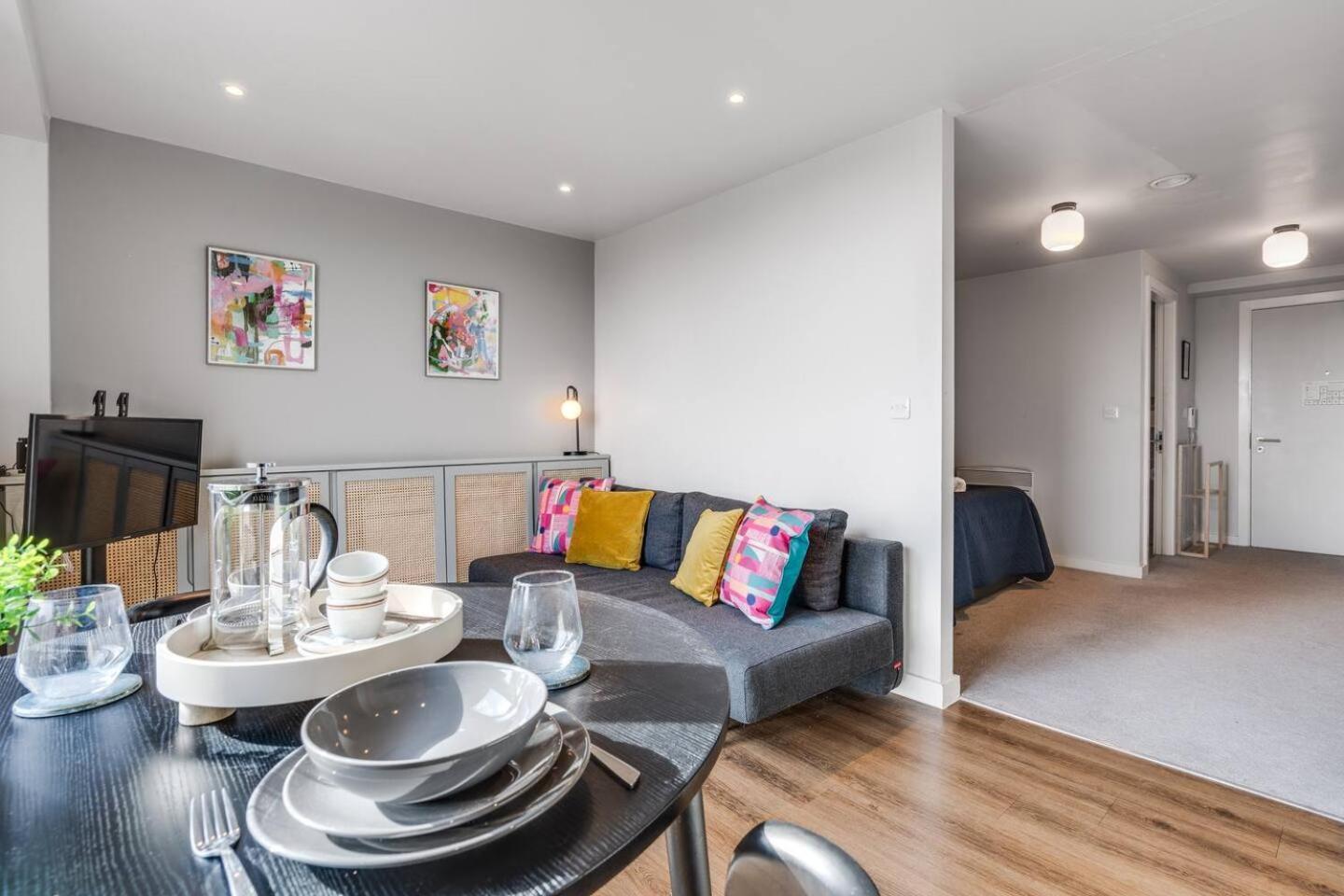 Pass The Keys 38 Lydia - Chavasse 1 Bed Julliet Balcony *