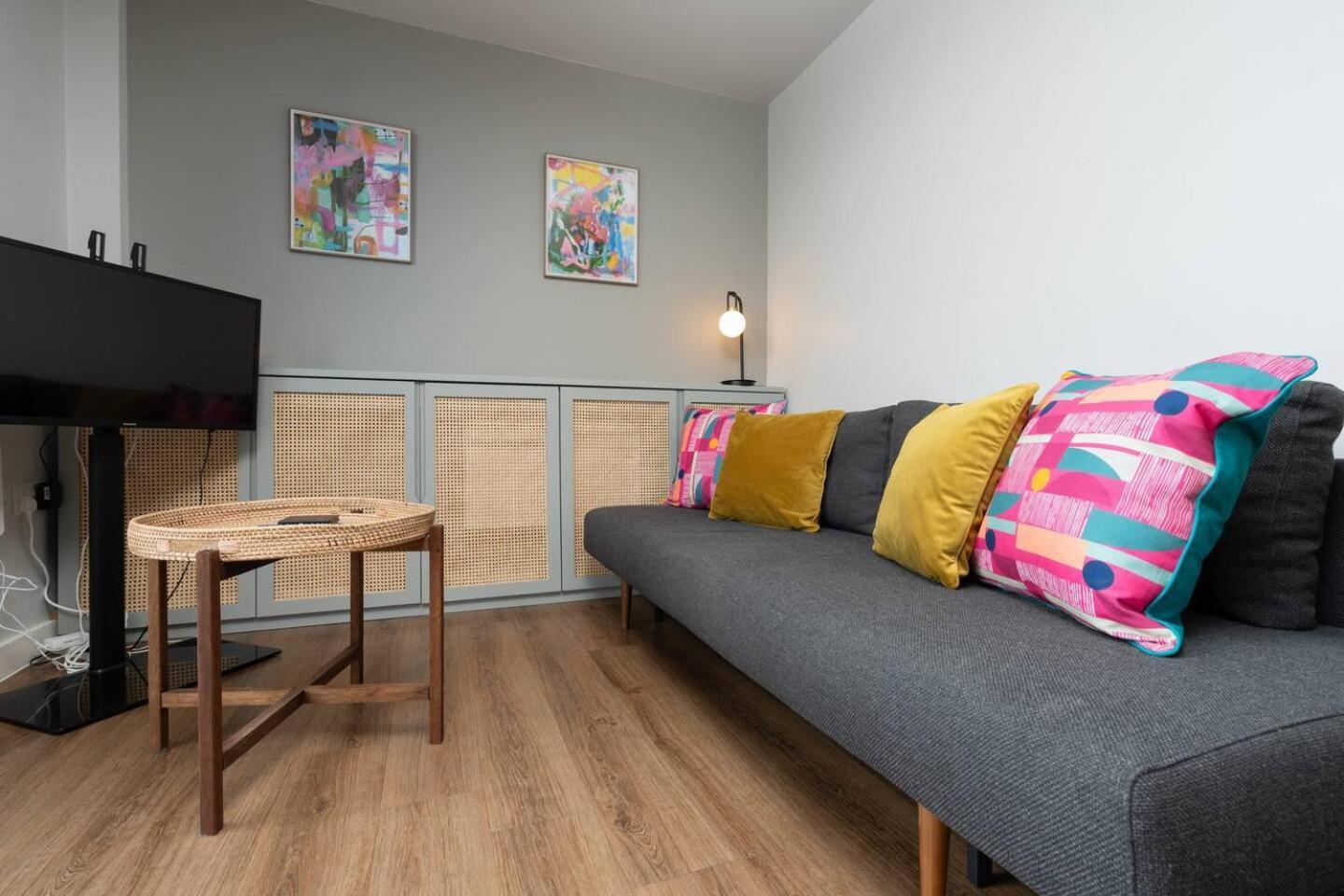 Pass The Keys 38 Lydia - Chavasse 1 Bed Julliet Balcony *